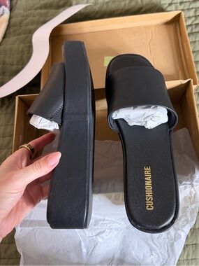Cushionaire Black Platform Sandals